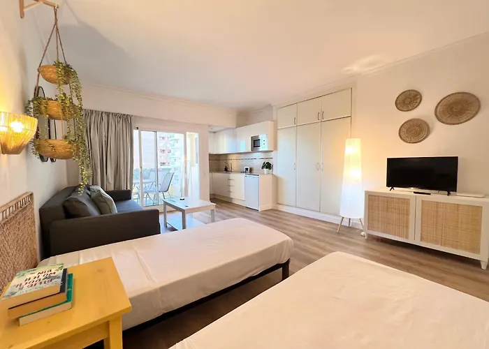 Pyr And Pool I Фуэнхирола